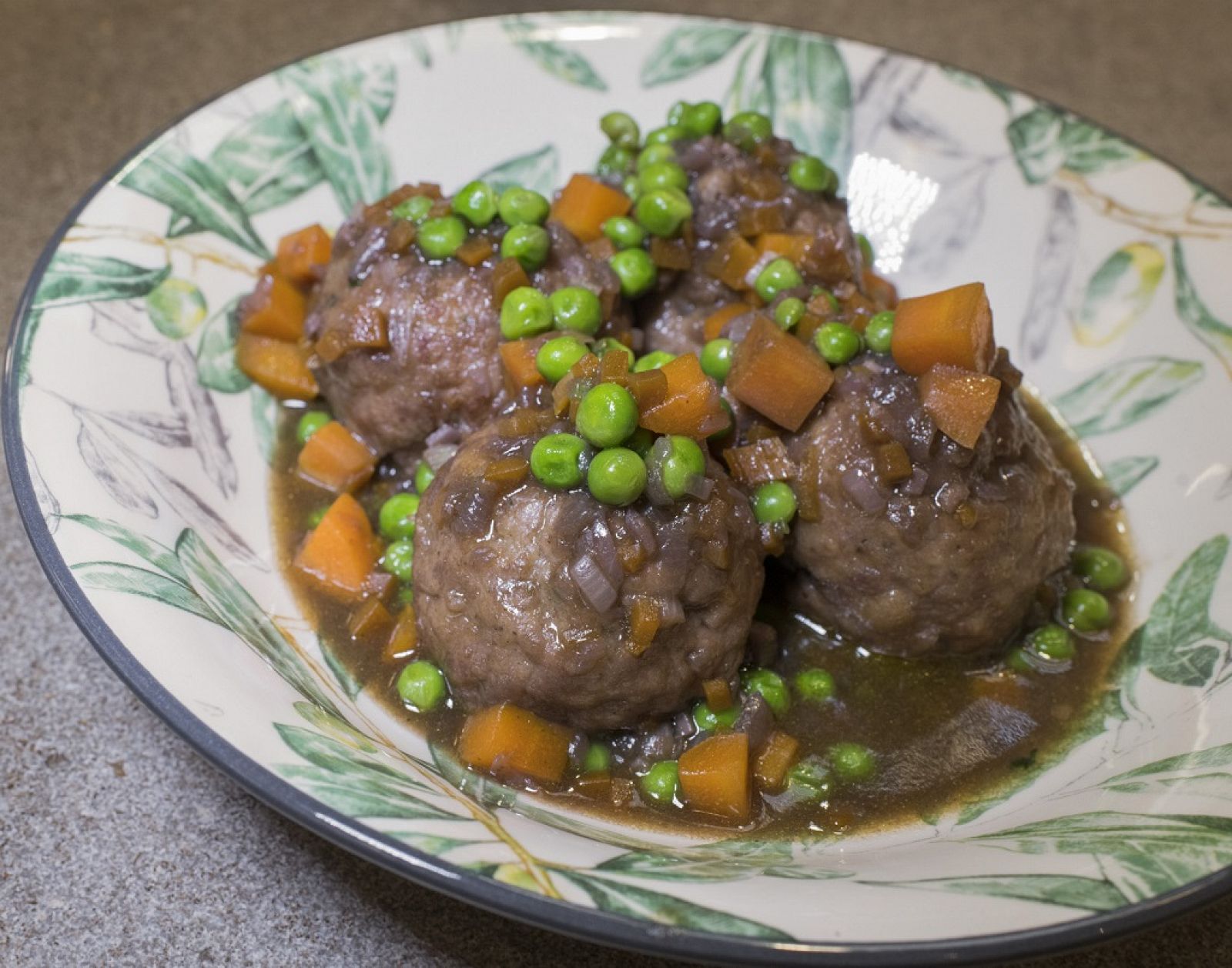 "Albóndigas a la jardinera" de Dani García | Ver