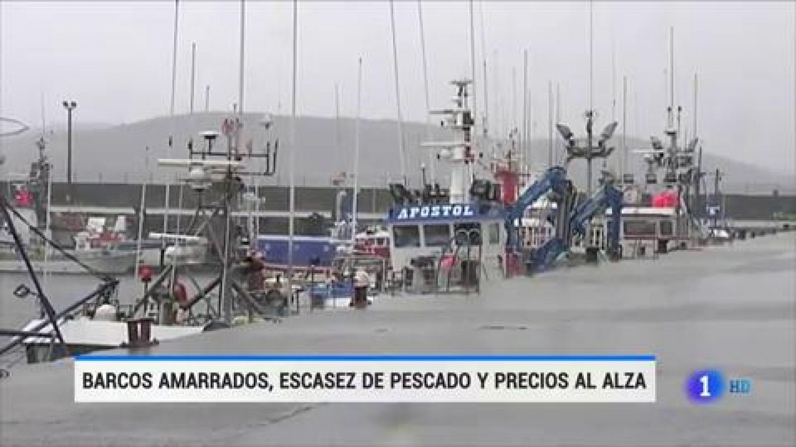 Telediario 1: Los pescadores cruzan los dedos para que el temporal pase rápido y puedan salir a faenar antes de Navidad | RTVE Play