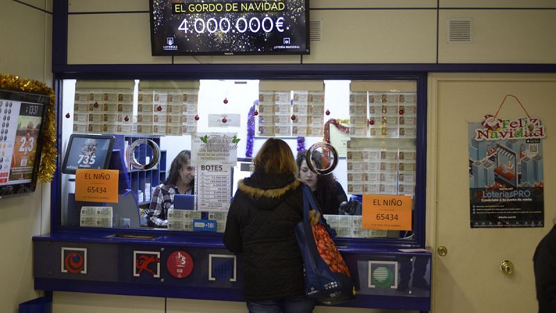 Poner en marcha una administracion de lotería en España no tiene nada que ver con abrir otro tipo de negocio. Loterías del Estado debe autorizar la apertura de cada uno de los puntos de venta. Las convocatorias públicas llevan varios años paralizadas
