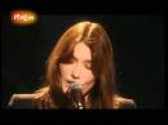 Carla Bruni canta a Mandela