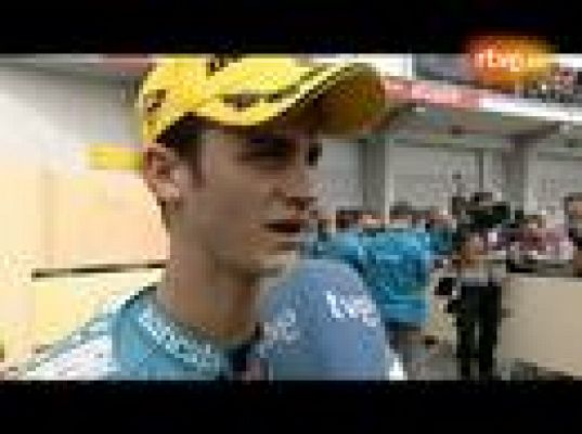  - Simón arrolla a sus rivales