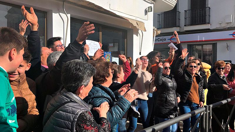 Fuente del Maestre celebra el segundo premio en la Lotería de Navidad