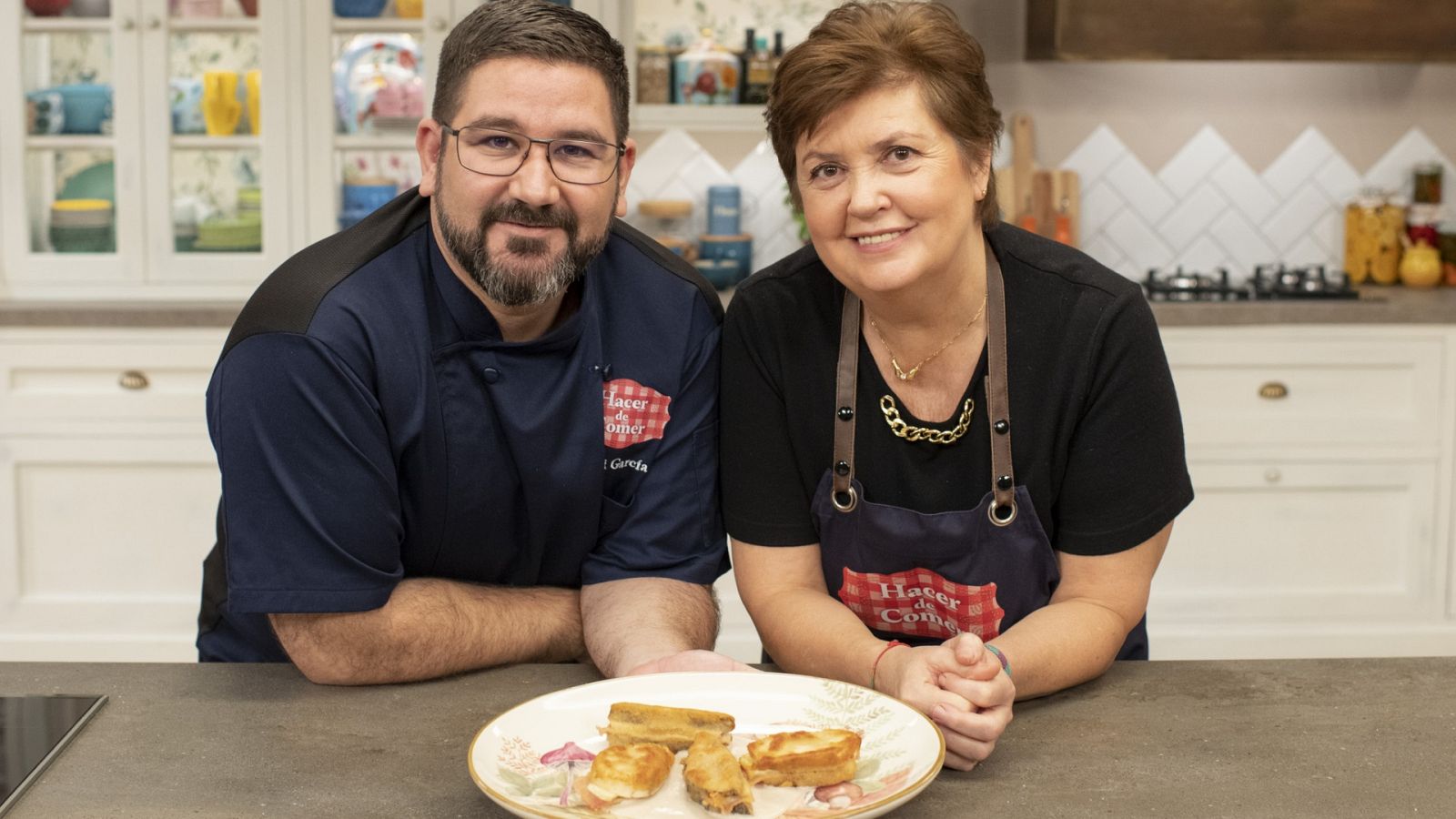 Hacer de comer - San Jacobo de setas y pavo asado con lombarda - ver ahora