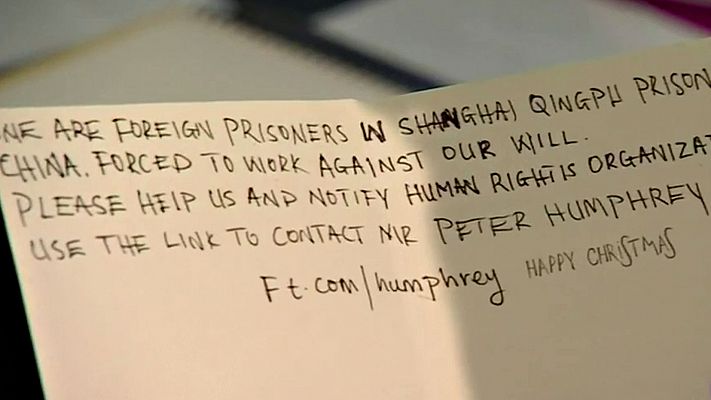 El supuesto mensaje de un trabajador forzado de China en una tarjeta navideña británica