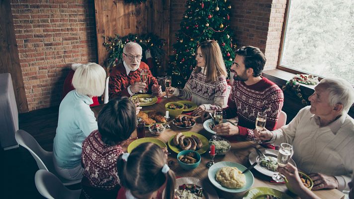 Telediario 1 - Cenas navideñas en familia: ¿con los tuyos o con los míos?