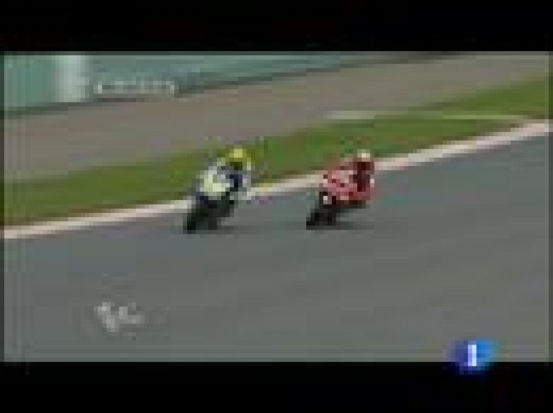 Rossi le gana a Lorenzo en un final apretadísimo.