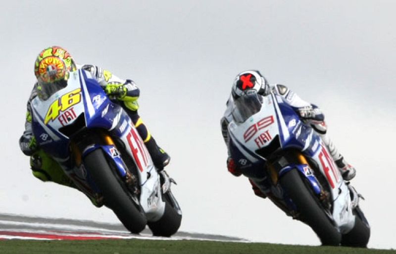 Rossi le gana a Lorenzo en un final apretadísimo.