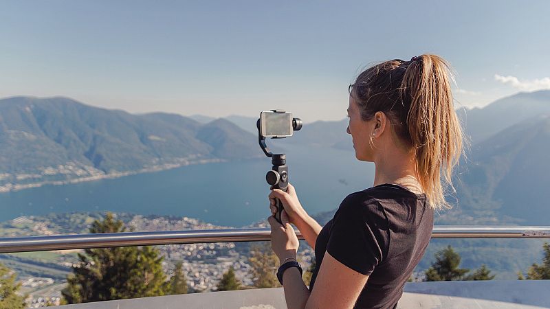 Son los comunicadores del siglo XXI. Los datos ya lo dicen, cada día se ven 5.000 millones de vídeos en Youtube y el 56% de los usuarios los utilzan para aprender algo... El mundo del turismo no podía escapar a este fenómeno.