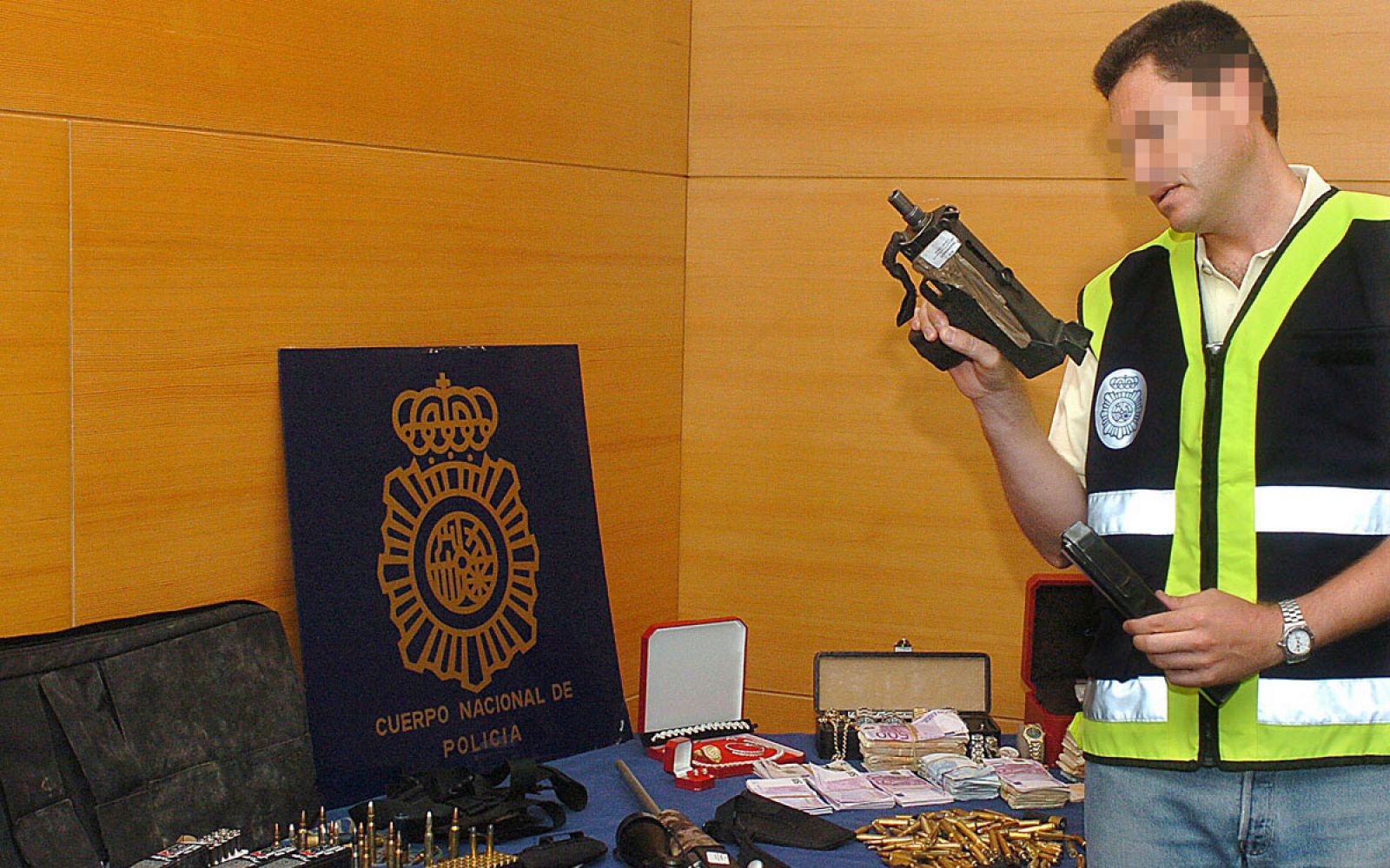 La policía investiga un posible repunte de crimen organizado en la Costa del Sol - RTVE.es | Ver