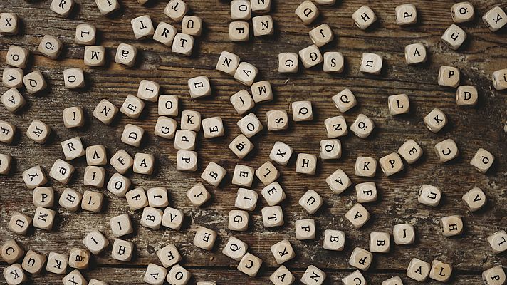 Telediario 1 - La Real Academia Española elige las catorce palabras que definen el 2019