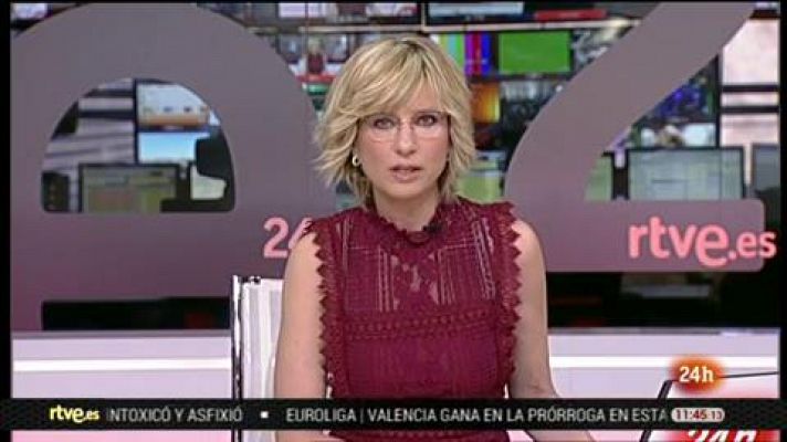 Informativo 24h - Un koala sediento se acerca a un ciclista en plena ola de calor e incendios en Australia