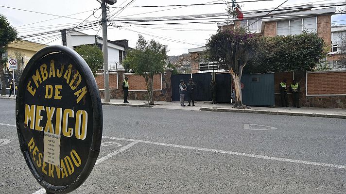 Telediario 1 - Bolivia acusa a España de "atropellos" a su soberanía por un incidente en la Embajada de México en La Paz
