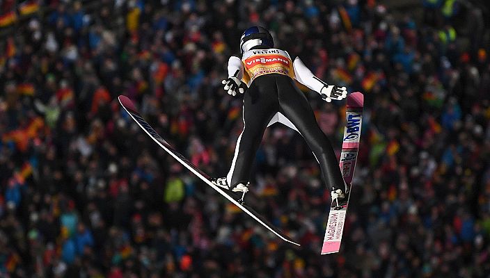 Telediario 1 - Kobayashi inicia con éxito la defensa del título en el Cuatro Trampolines