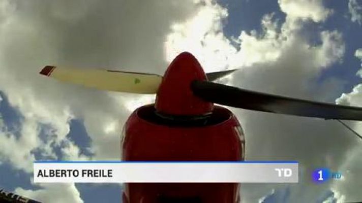 Telediario 1 - Cástor Fantoba nos enseña las claves del vuelo acrobático