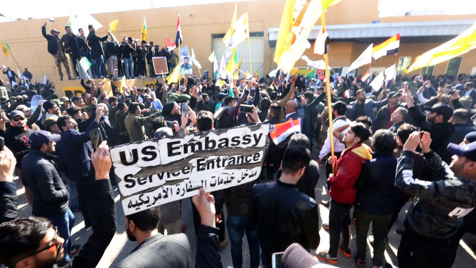 Manifestaciones en la Embajada de Estados Unidos en Bagdad - RTVE