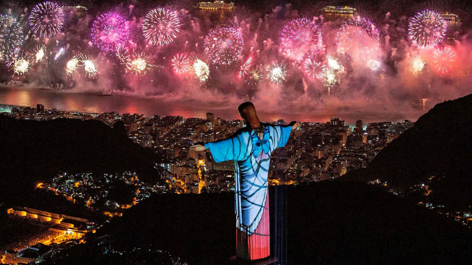 El mundo celebra la llegada de 2020 con espectáculos de fuegos artificiales