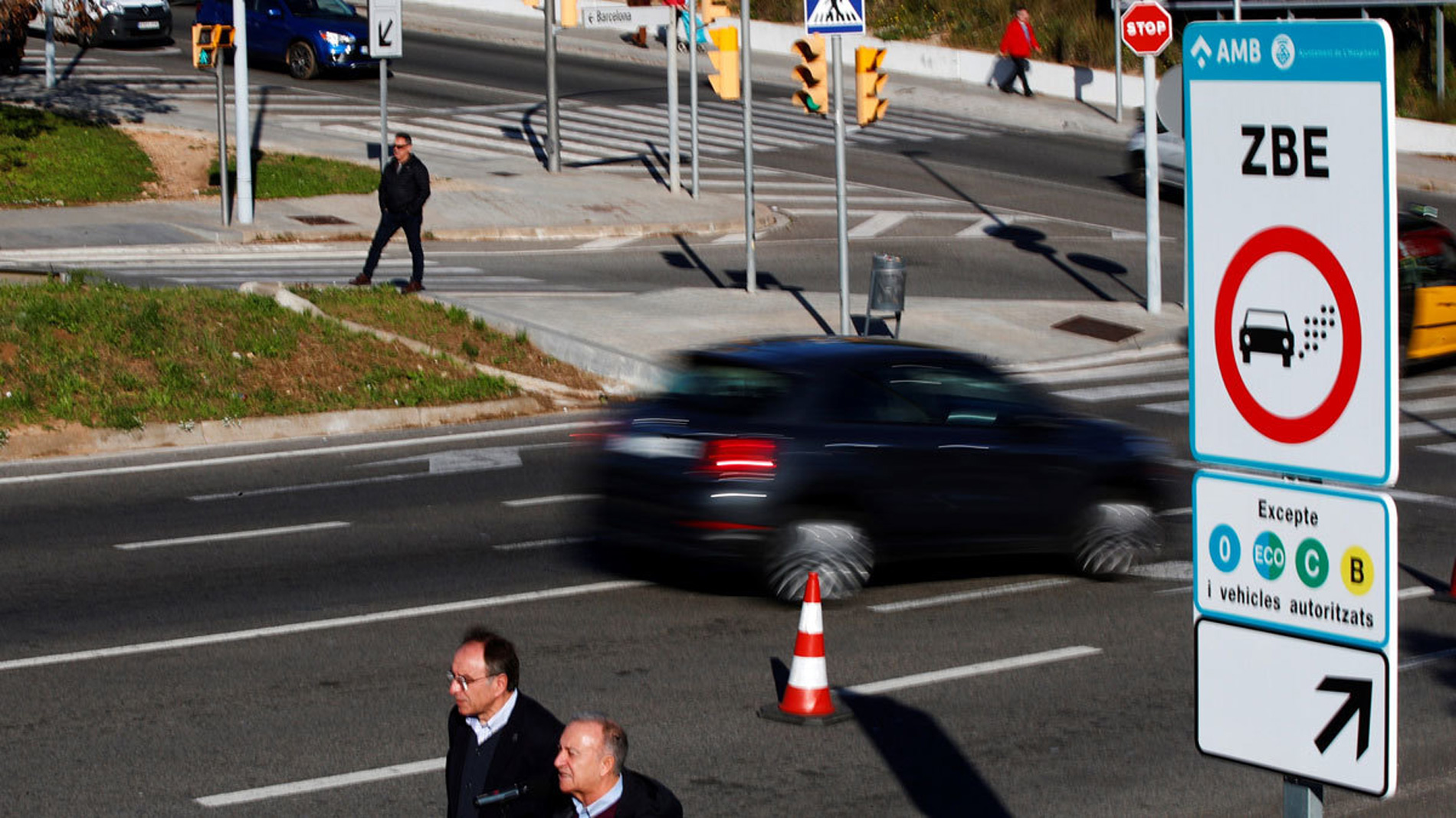 ¿Cómo Funciona La Zona De Bajas Emisiones De Barcelona, Que Arranca ...