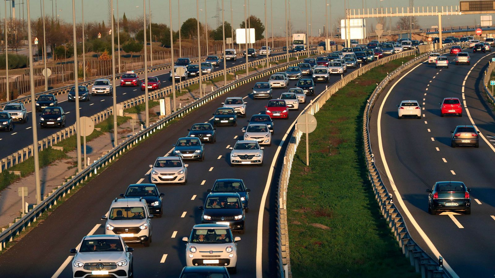 Informativo 24h: 2019 termina con un mínimo histórico de víctimas en las carreteras españolas | RTVE Play