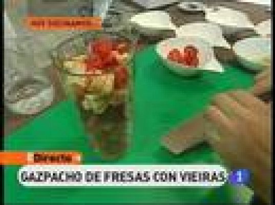 Gazpacho de fresas con vieiras