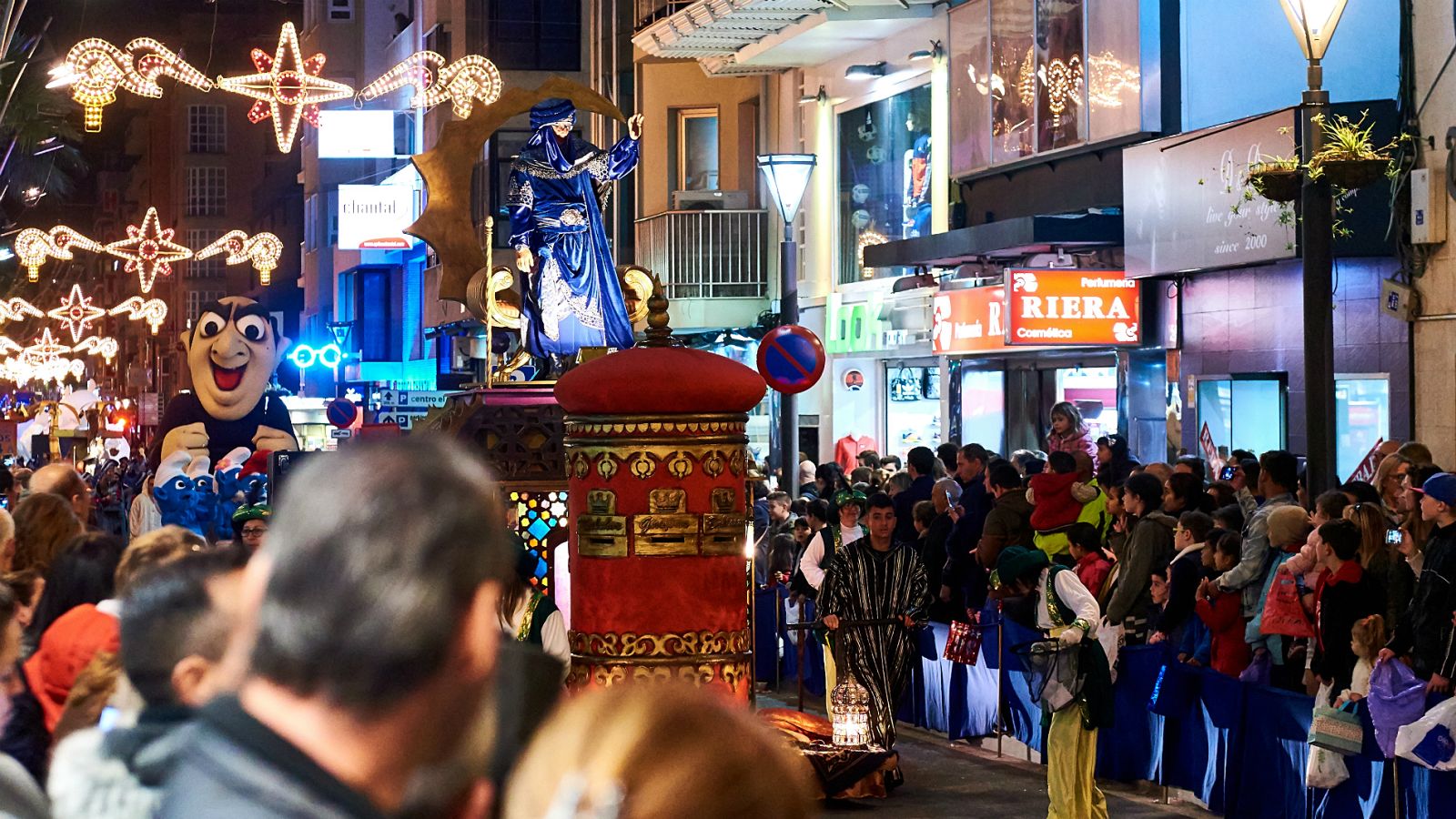 Los Reyes Magos se preparan para desfilar por las distintas ciudades de España