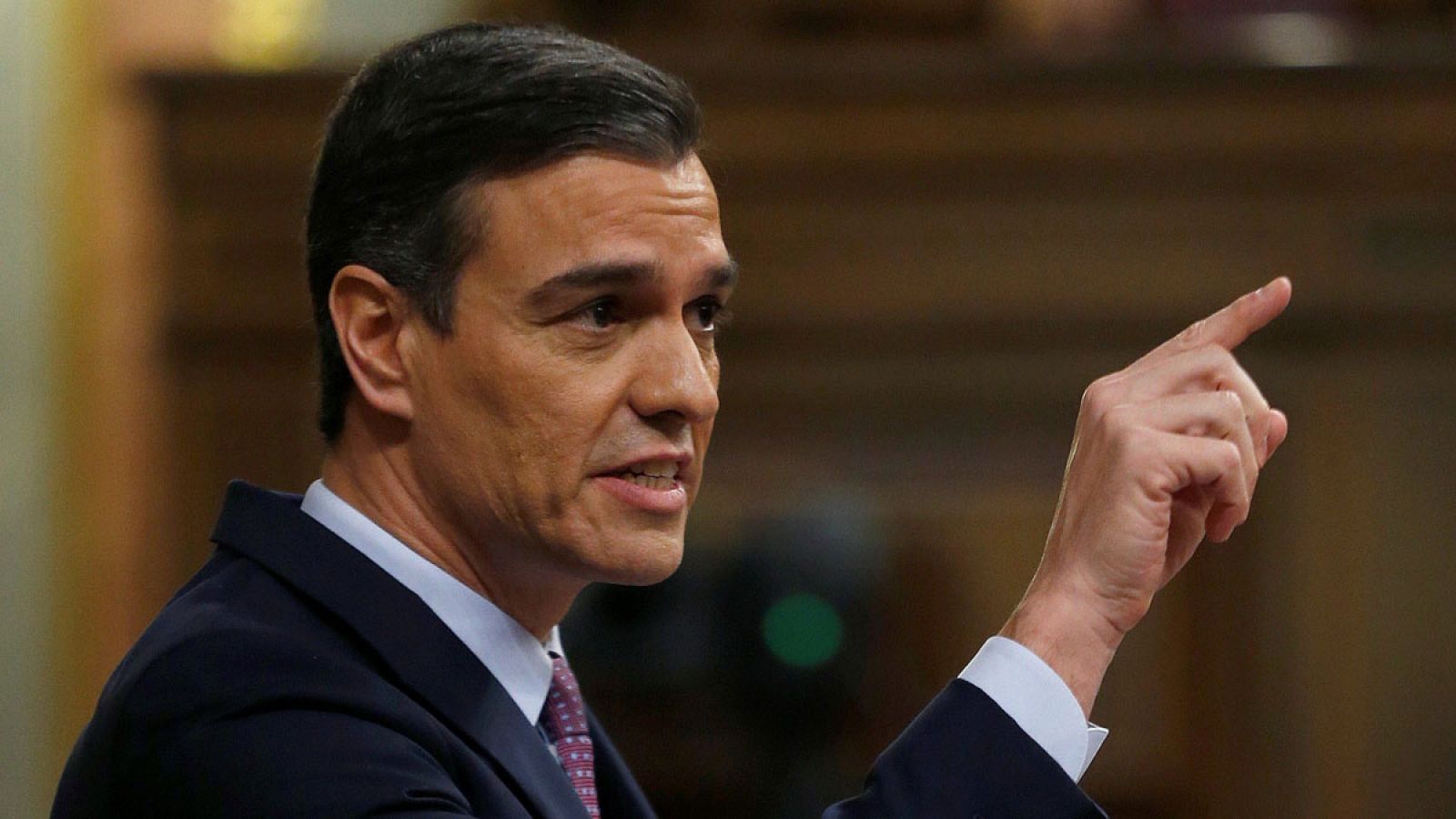 Sánchez acusa a Vox de ser "fuertes con los débiles y sumisos con los poderosos"