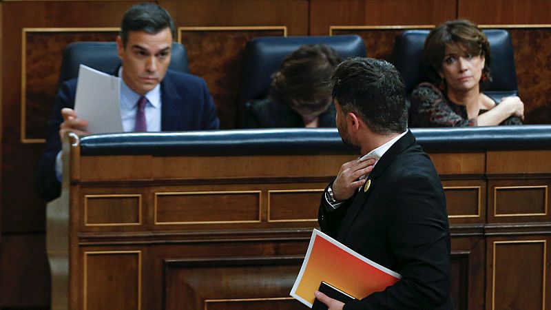 Rufián vuelve a hablar de autodeterminación, mientras que Sánchez responde que no es constitucional