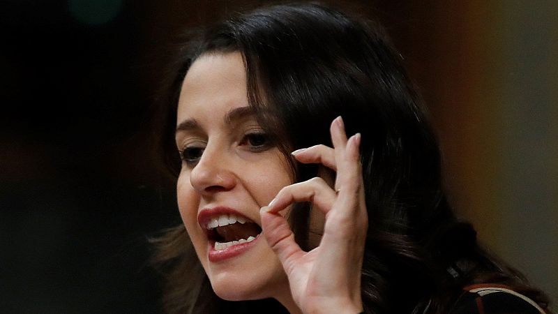 Arrimadas reprocha a Sánchez sus pactos con los nacionalistas y este echa en cara a Cs sus pactos con PP y Vox