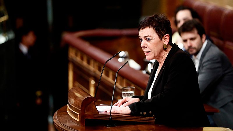 Interrumpen a la portavoz de Bildu al grito de "asesinos" tras una mencin al rey en el debate de investidura