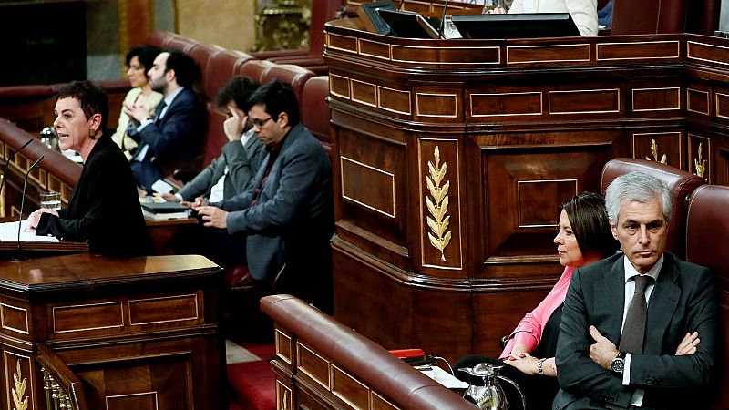 Bronca en el Congreso durante la intervención de EH Bildu con gritos de "asesino"