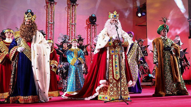 Los Reyes Magos llegan a España cargados de ilusión y regalos