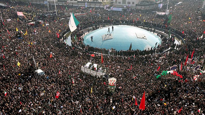 Masivo funeral por Soleimaní en Teherán