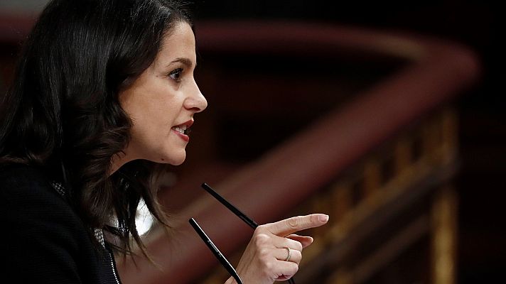 Arrimadas llama a los diputados del PSOE a romper la disciplina de voto por "dignidad"