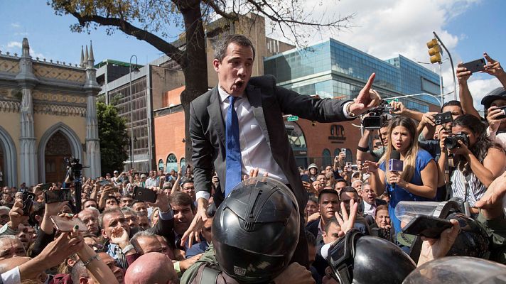La tarde en 24h - Guaidó y diputados opositores entran por la fuerza en Parlamento venezolano
