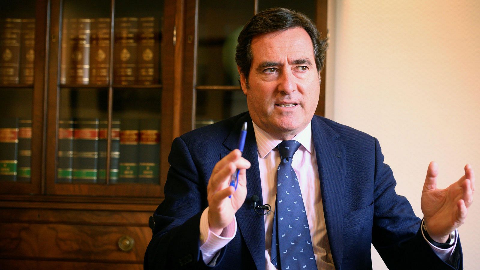 La patronal se muestra dispuesta a trabajar con el nuevo gobierno y pide "moderación"