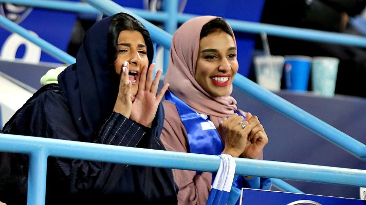 Telediario 1 - Indumentaria, tutelajes y prohibiciones de las mujeres en Arabia Saudí