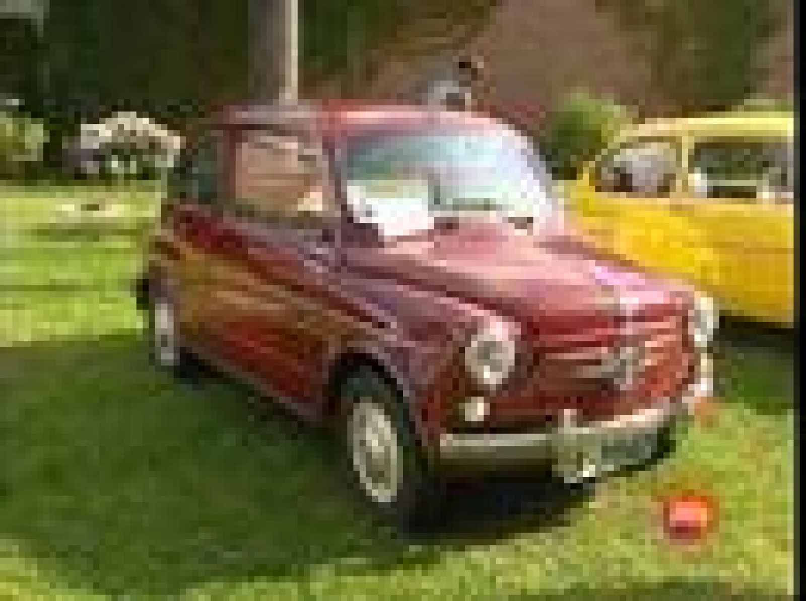 Concentración Nacional de Seat 600 en el pueblo cántabro de Cabezón de la Sal | Ver