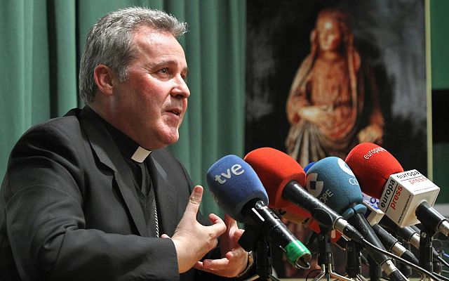 Telediario 1 - Cursos prematrimoniales de dos años y misa una vez al mes, la propuesta de la Conferencia Episcopal