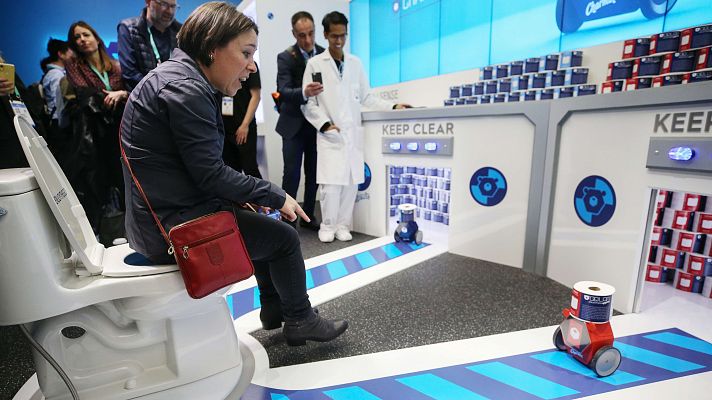 Un robot para ayudar a quienes se quedan sin papel higiénico en el baño