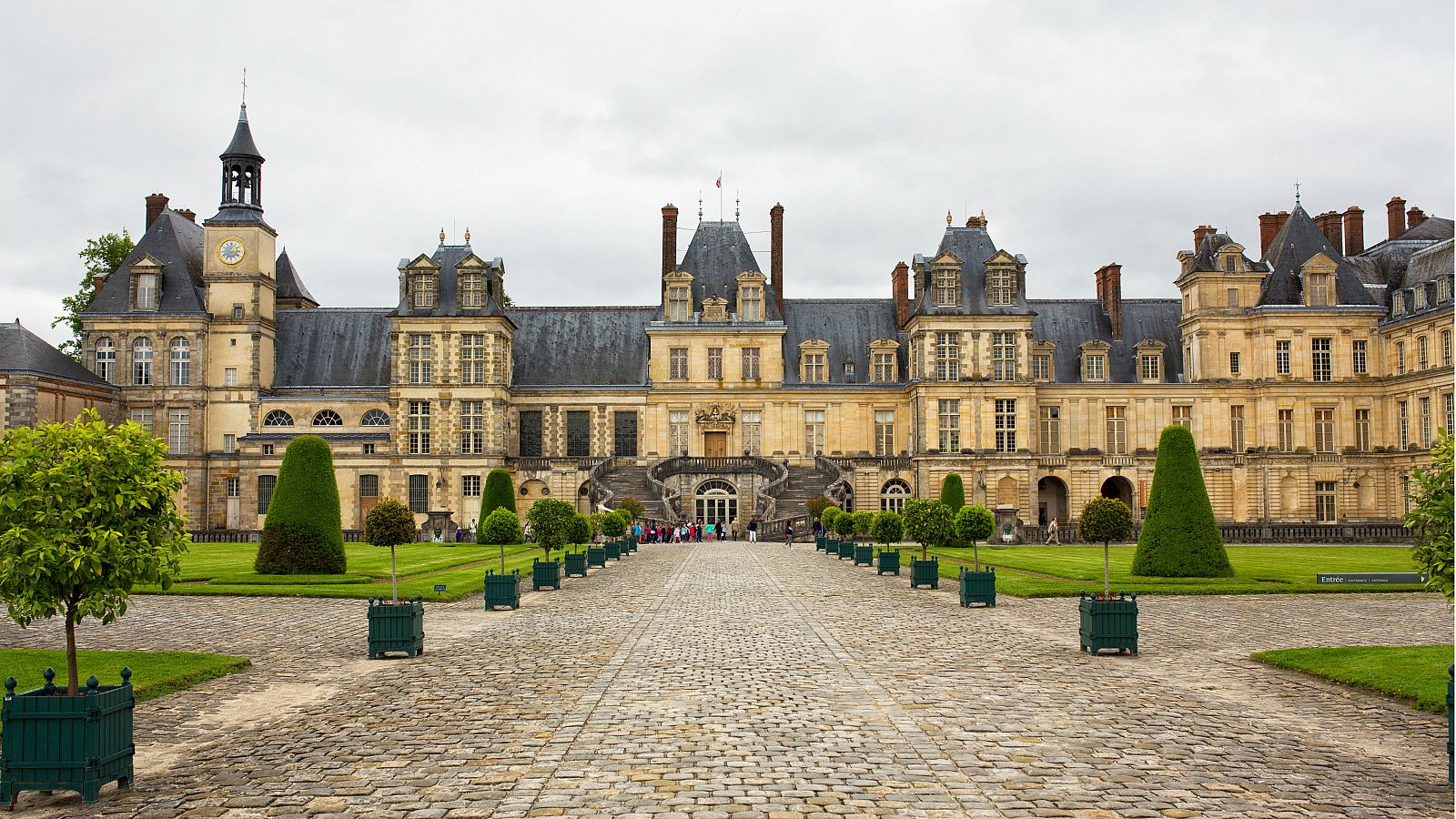 Detienen al famoso alunicero español, 'El Niño Juan', antes de acometer el encargo de la mafía china de robar en el castillo de Fontainebleau