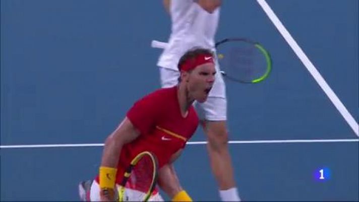 Telediario 1 - Nadal y Carreño ganan un tenso doble y dan a España el pase a semifinales