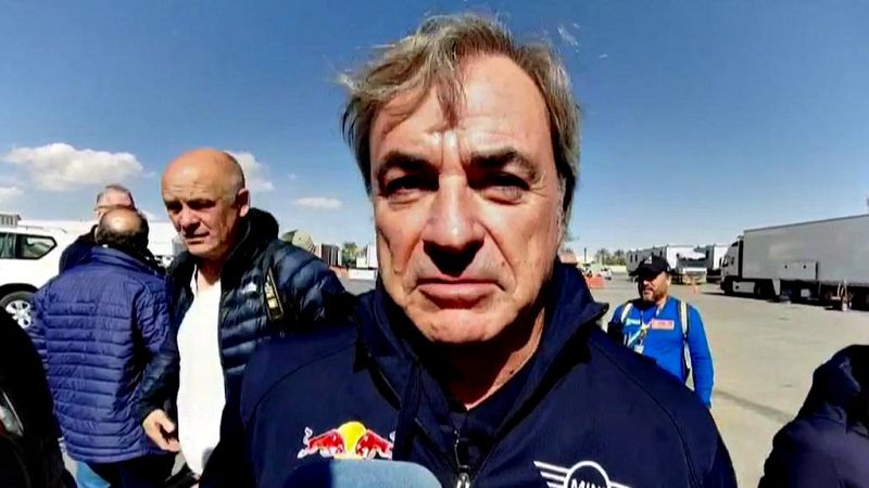 El piloto español Carlos Sainz (Mini), líder del Dakar en coches, valoró este sábado el salto competitivo que ha dado el buggy de Mini en el último año para estar compitiendo el rally con el Toyota Hilux del catarí Nasser Al Attiyah, último ganador d