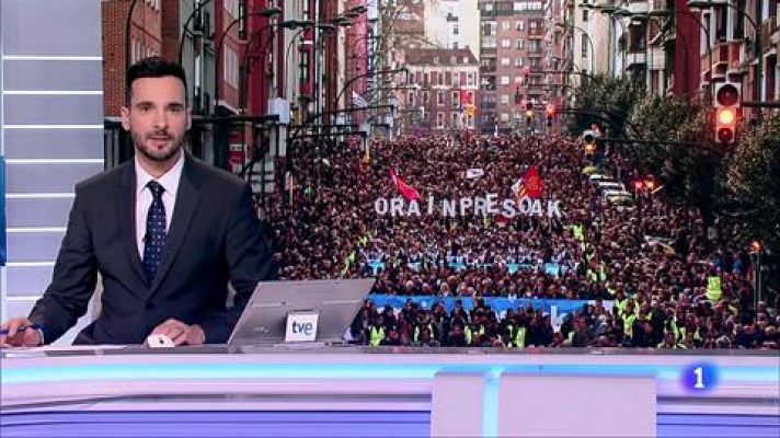 Telediario 1 - Manifestación en Bilbao para pedir al nuevo gobierno el acercamiento de los presos de ETA