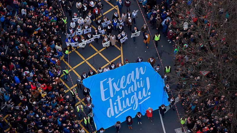 Manifestación en Bilbao para pedir al nuevo gobierno el acercamiento de los presos de ETA - ver ahora 