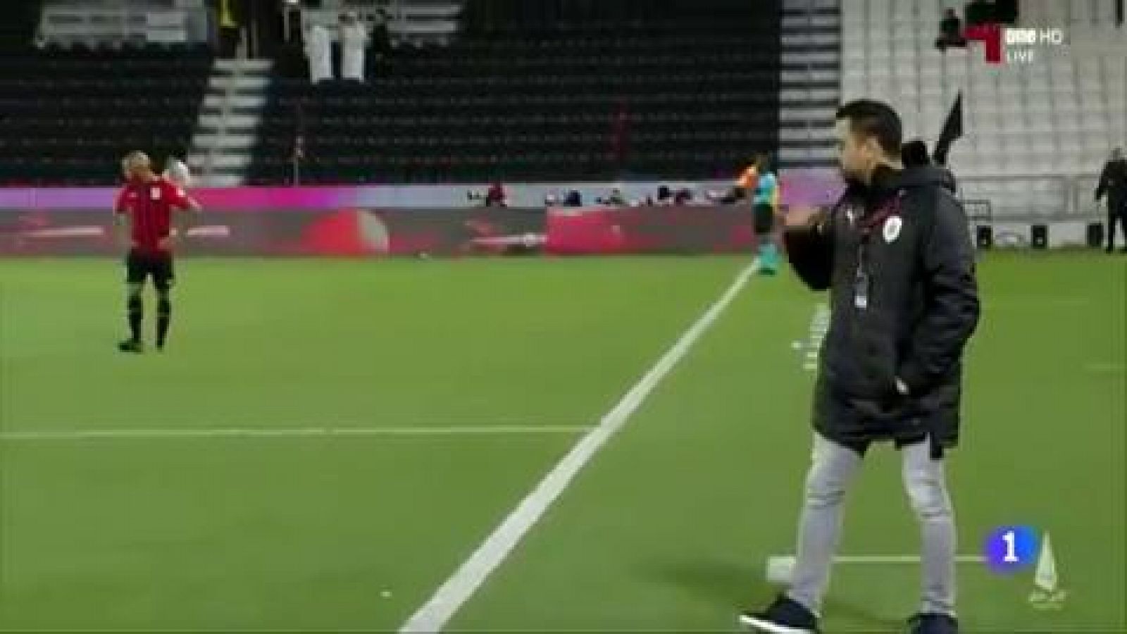 El exjugador del FC Barcelona Xavi Hernández ha rechazado dirigir  al conjunto culé de inmediato porque está "centrado" en el Al Sadd,  con quien disputará la final de la Crown Prince Cup tras ganar este  sábado al Al-Rayyan, y confirmó las conversac