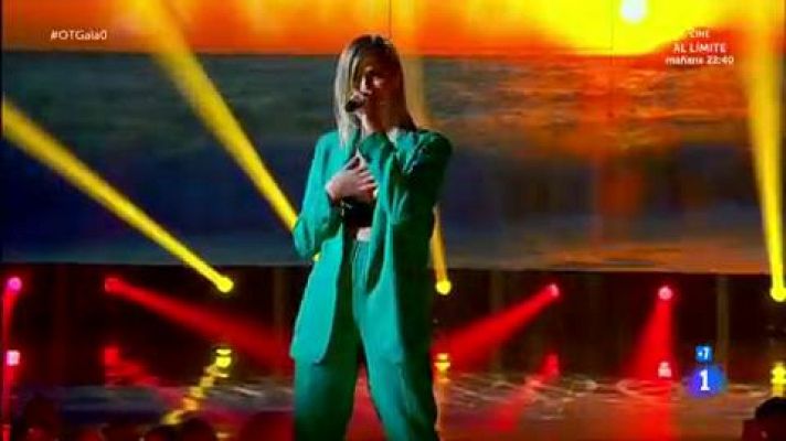 Samantha canta "Que tinguem sort" en la Gala 0