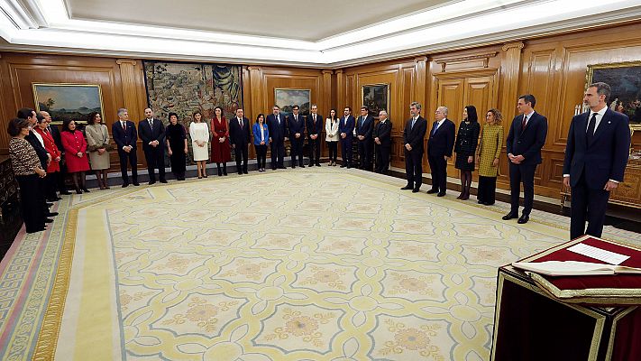 Telediario 1 - Aplauso final y guiños feministas en un acto de promesa breve y protocolario