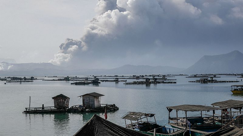 Más de 24.000 personas evacuadas por el volcán Taal en Filipinas