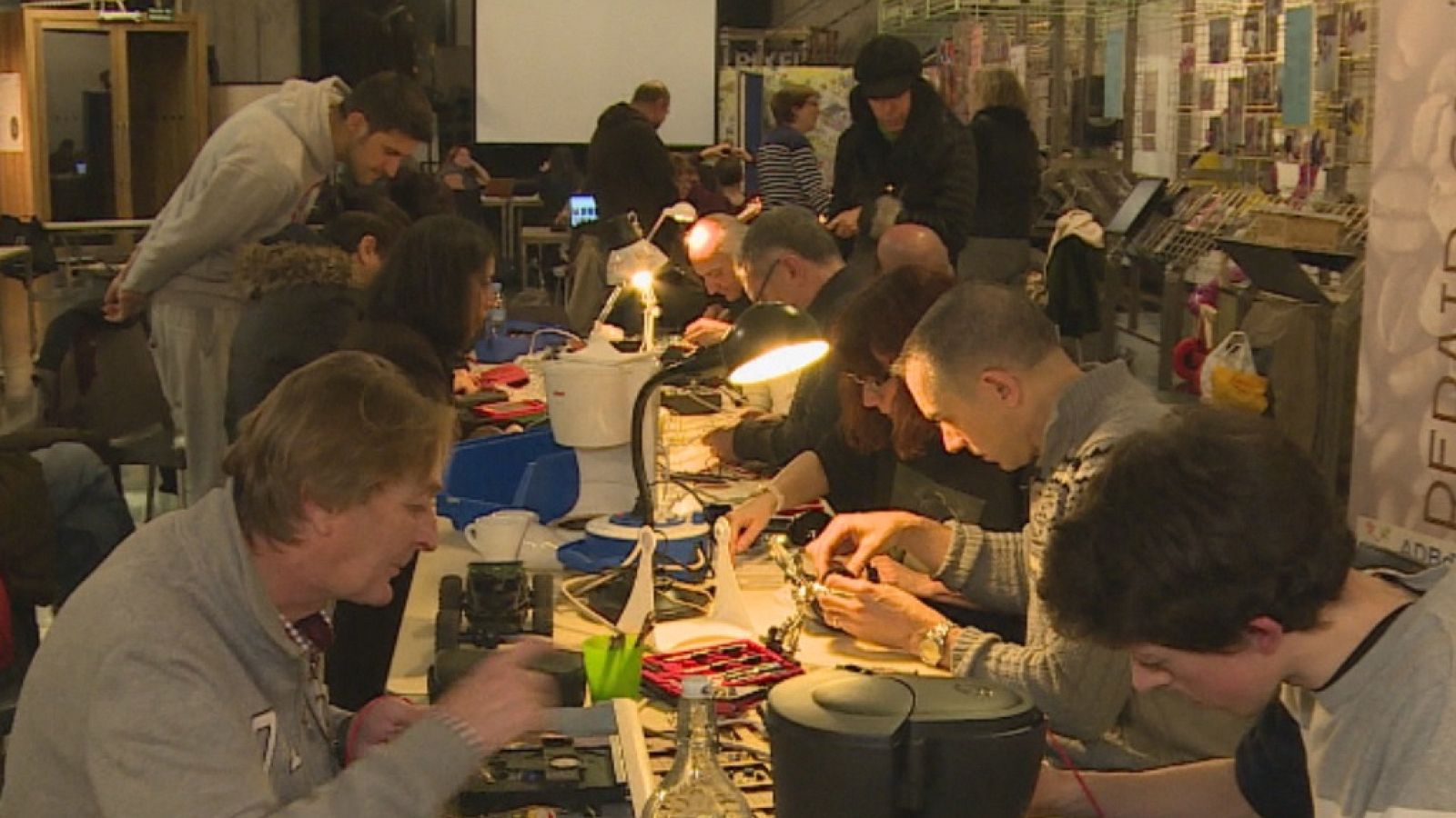 Comando Actualidad - ¿Es posible atajar la obsolescencia programada de los objetos?