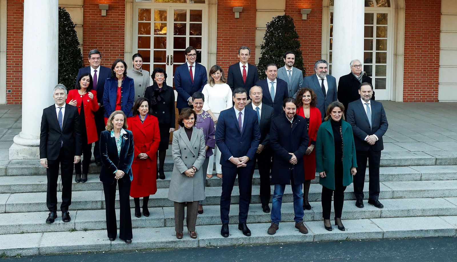 Se reúne por primera vez el Consejo de Ministros del nuevo Gobierno de Pedro Sánchez - RTVE.es