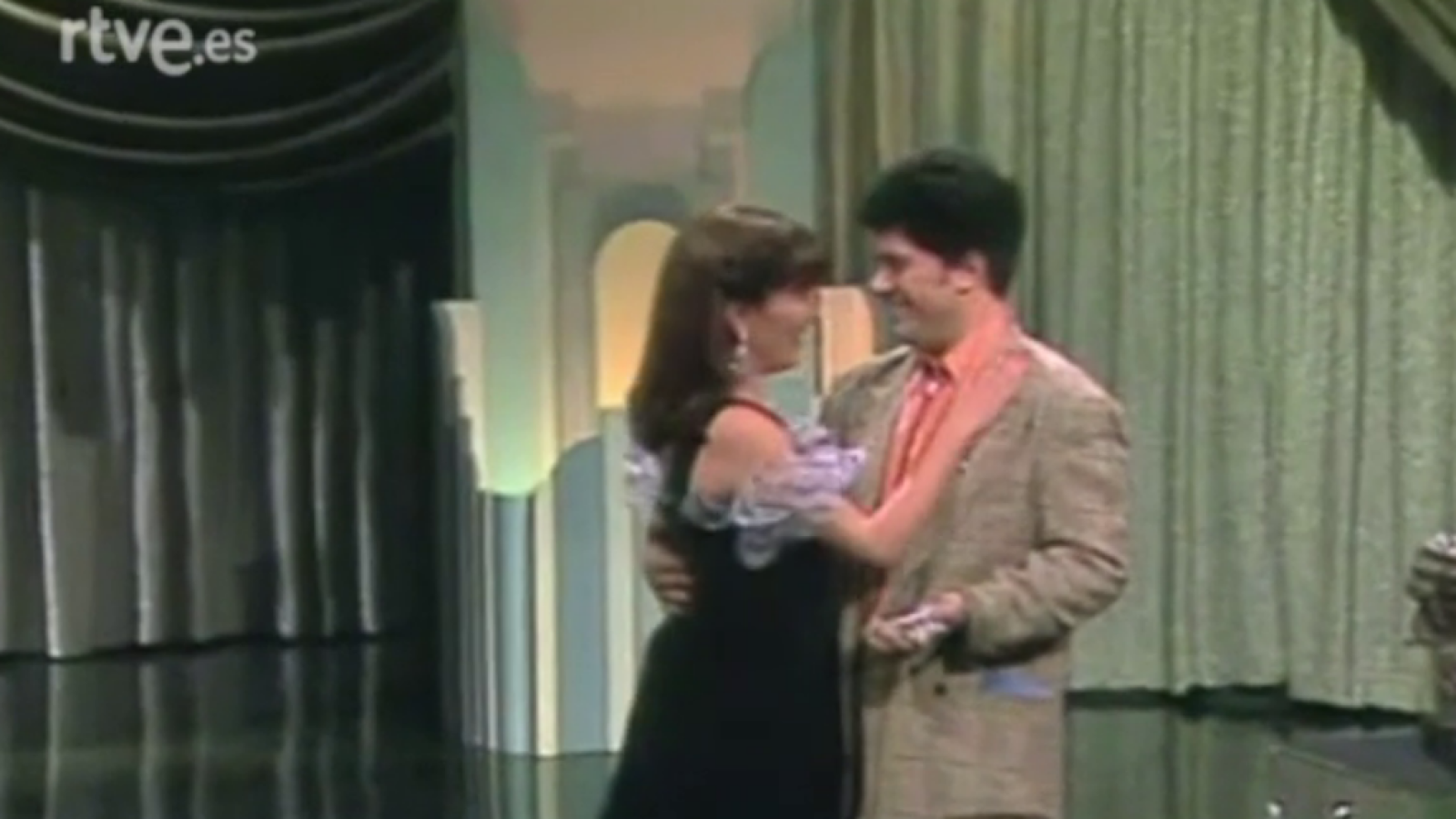 Retransmisión íntegra de la cuarta edición de los Premios Goya (1990) 